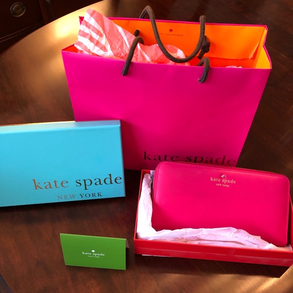 kate spade Handbags - ♠️kate spade♠️ Tudor City Lacey Wallet